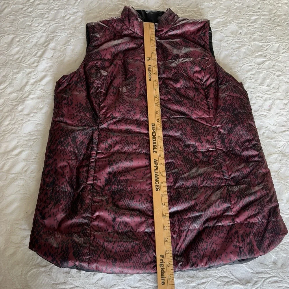 Chico's Zenergy Reversible Puffer Vest Size 2 L XL Maroon Black Animal Print NWT